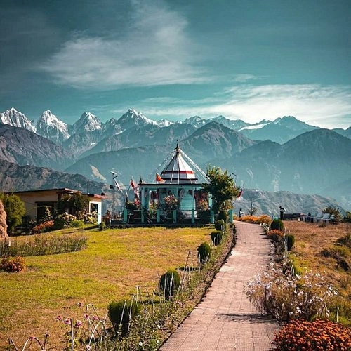 Munsiyari Snow Peaks